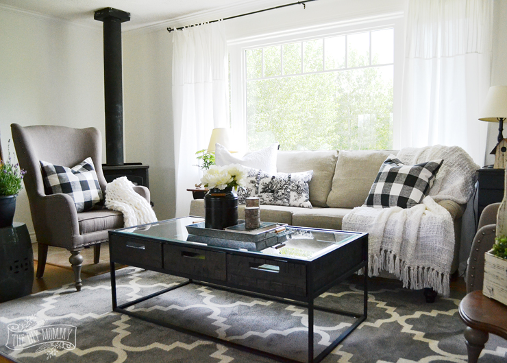 Our Guest Cottage Living Room: Neutral Mix-and-Match Style